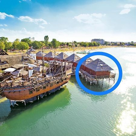 Bungalov Na Vode - Lobster Apartman Szenc Kültér fotó