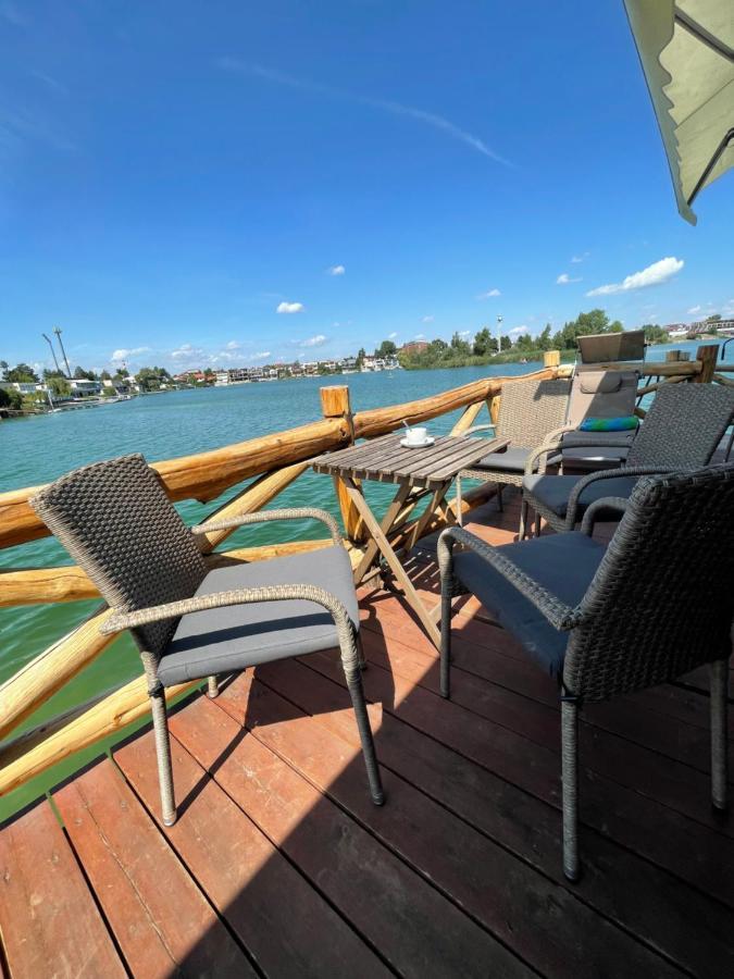 Bungalov Na Vode - Lobster Apartman Szenc Kültér fotó