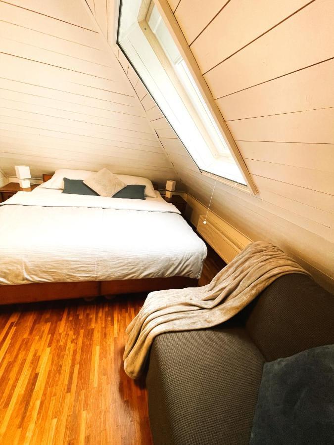 Bungalov Na Vode - Lobster Apartman Szenc Kültér fotó