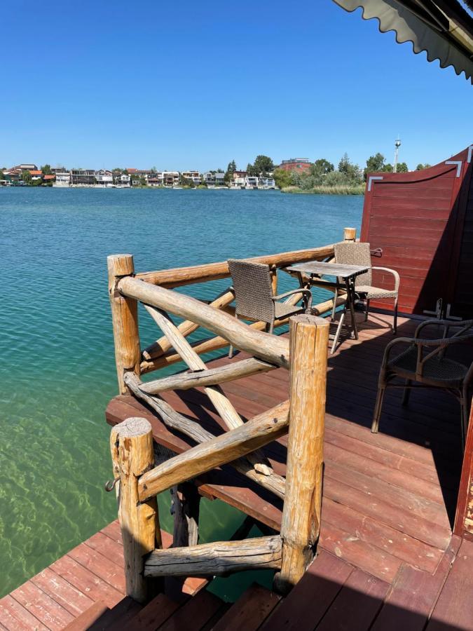 Bungalov Na Vode - Lobster Apartman Szenc Kültér fotó